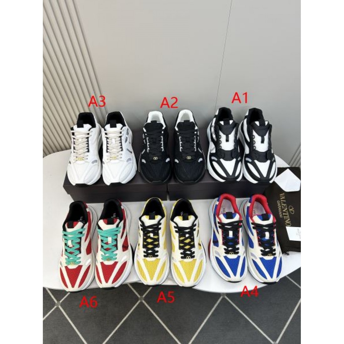 メッシュデザイン ローカット 軽量感のあるフォル...