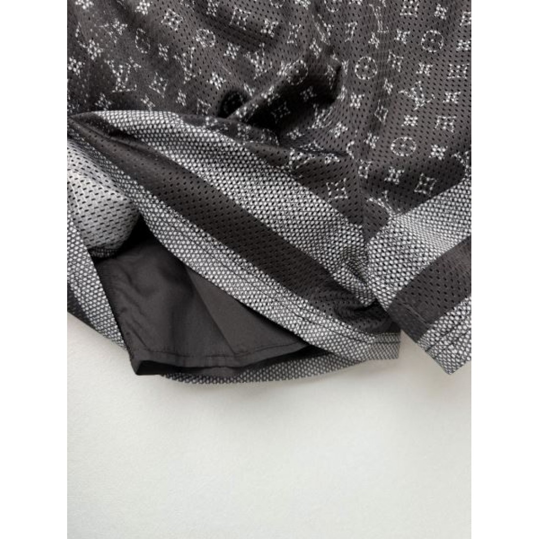 モノグラム総柄 半袖Tシャツ ショートパンツ LOUIS VUITTON ルイヴィトン コピー セットアップ スポーティーモード