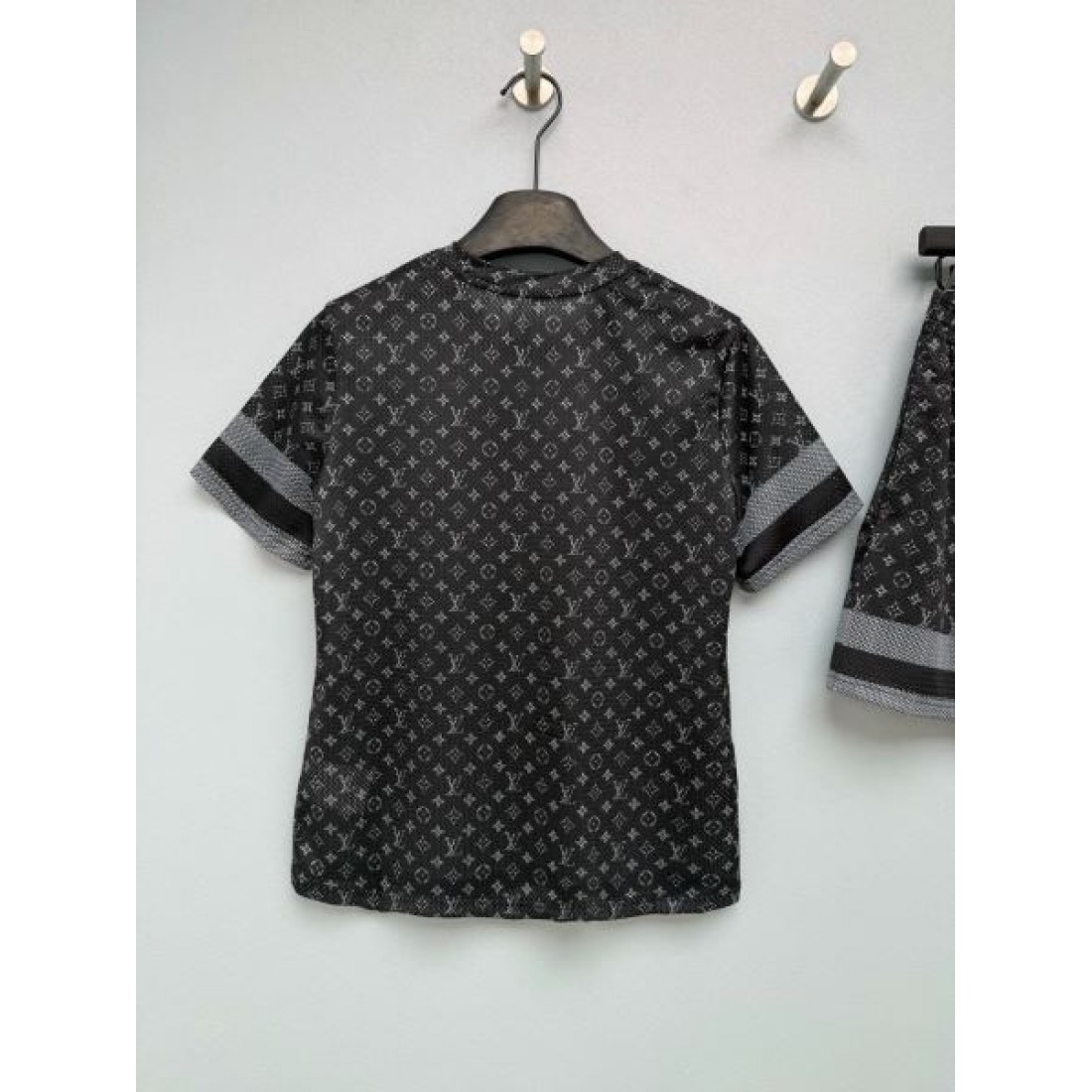 モノグラム総柄 半袖Tシャツ ショートパンツ LOUIS VUITTON ルイヴィトン コピー セットアップ スポーティーモード