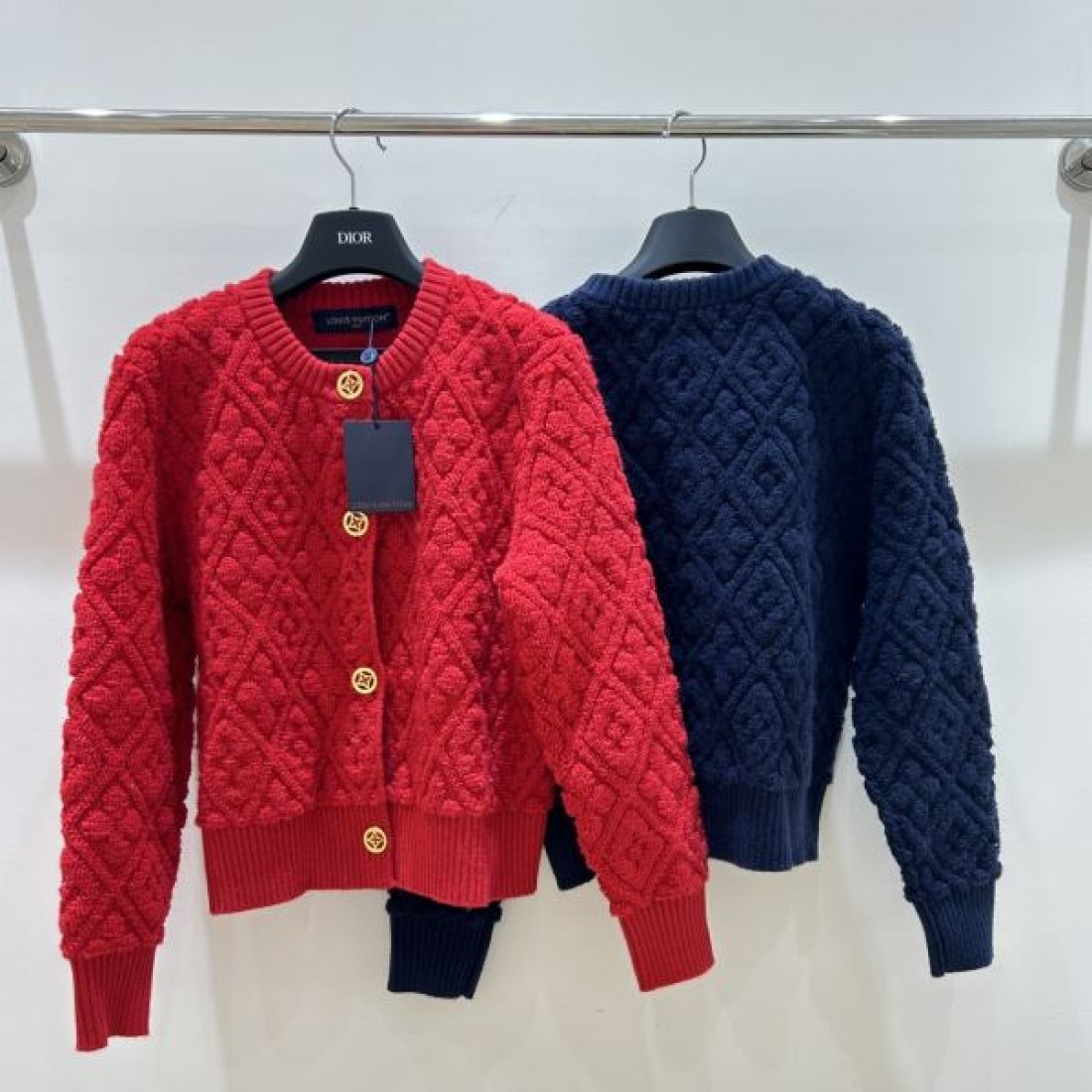 立体ジャカード ゴールドボタン LOUIS VUITTON ルイヴィトン コピー ニットカーディガン Vネック