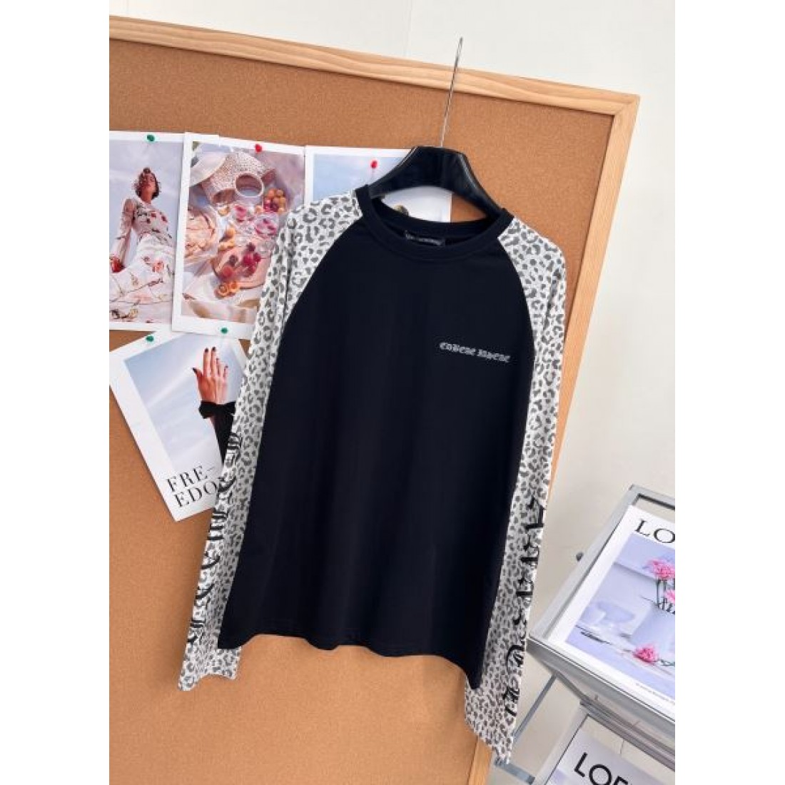 ヒョウ柄スリーブ ミニレタリング CHROME HEARTS クロムハーツ コピー ロンT ロックムード