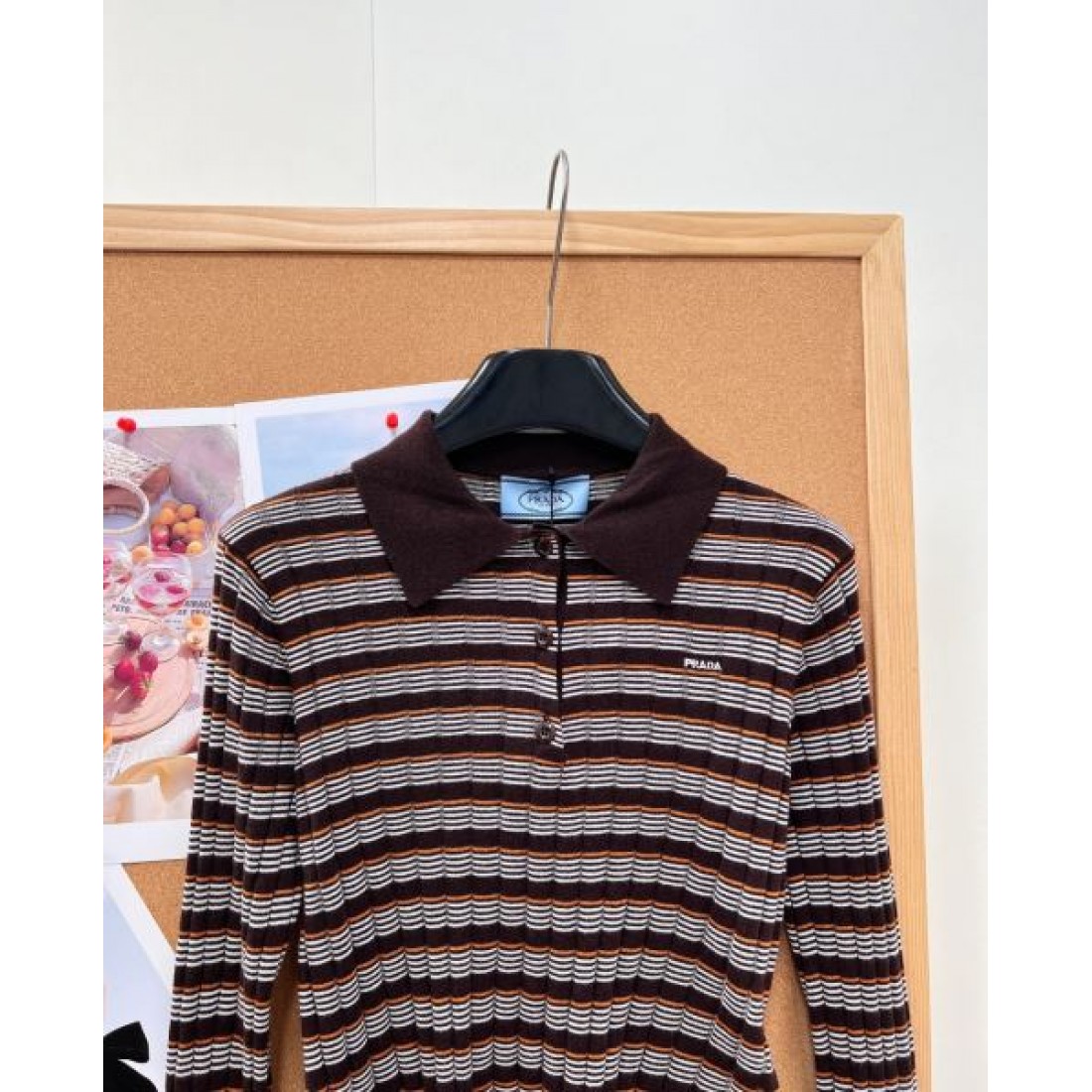 マルチボーダー クロップドシルエット PRADA プラダ コピー 長袖ポロニット レトロスポーツ