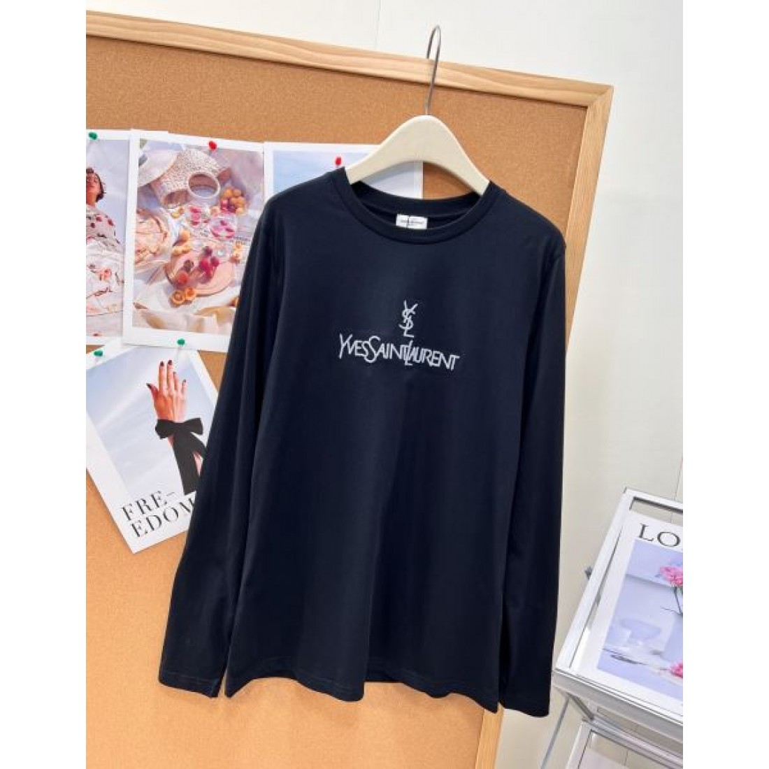 センターレタリング ミニグラフィック SAINT LAURENT サンローラン コピー 長袖Tシャツ クールレタードデザイン