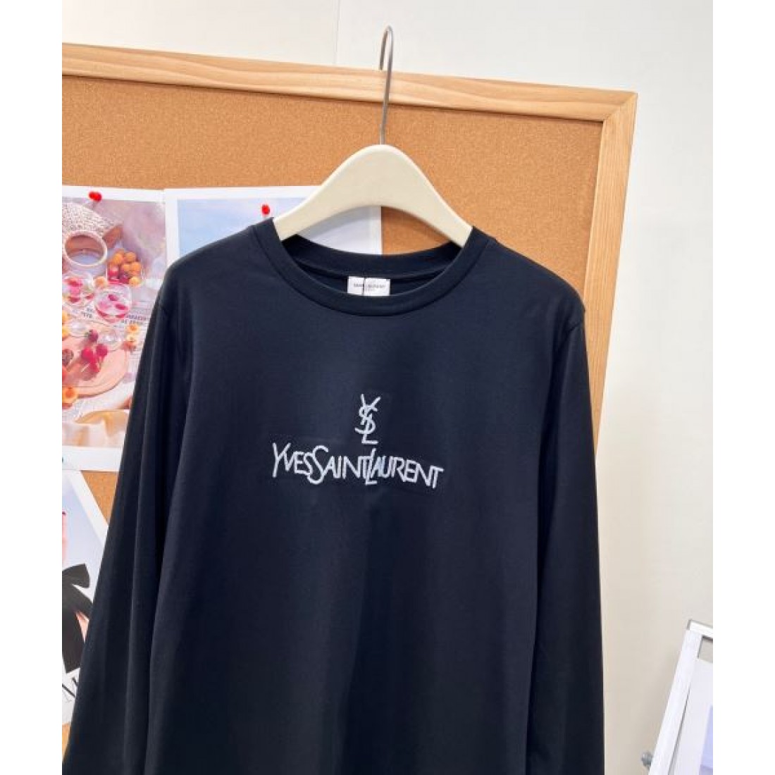 センターレタリング ミニグラフィック SAINT LAURENT サンローラン コピー 長袖Tシャツ クールレタードデザイン