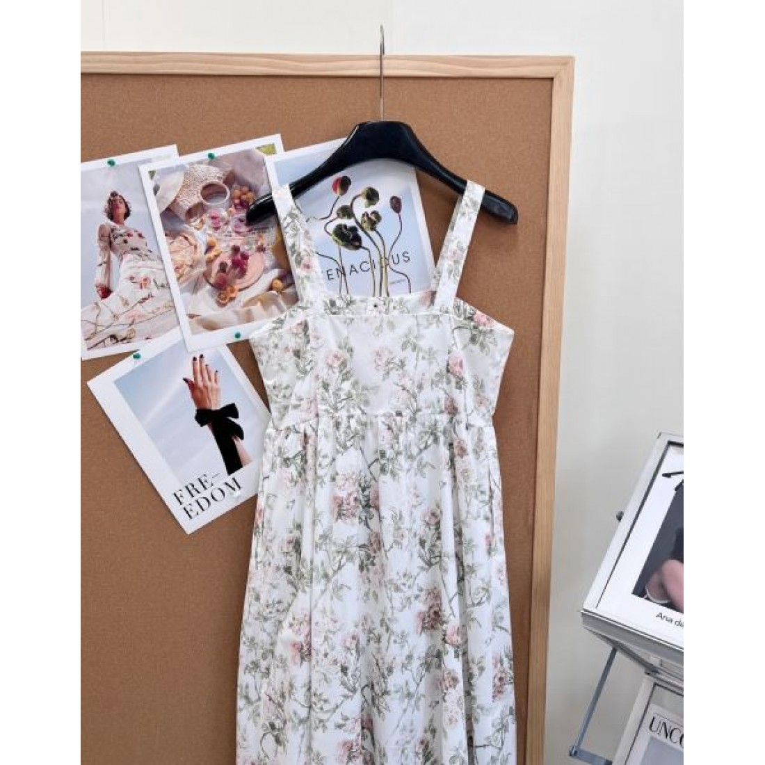 小花柄 Aライン DIOR ディオール コピー ノースリーブワンピース ロマンティックデザイン