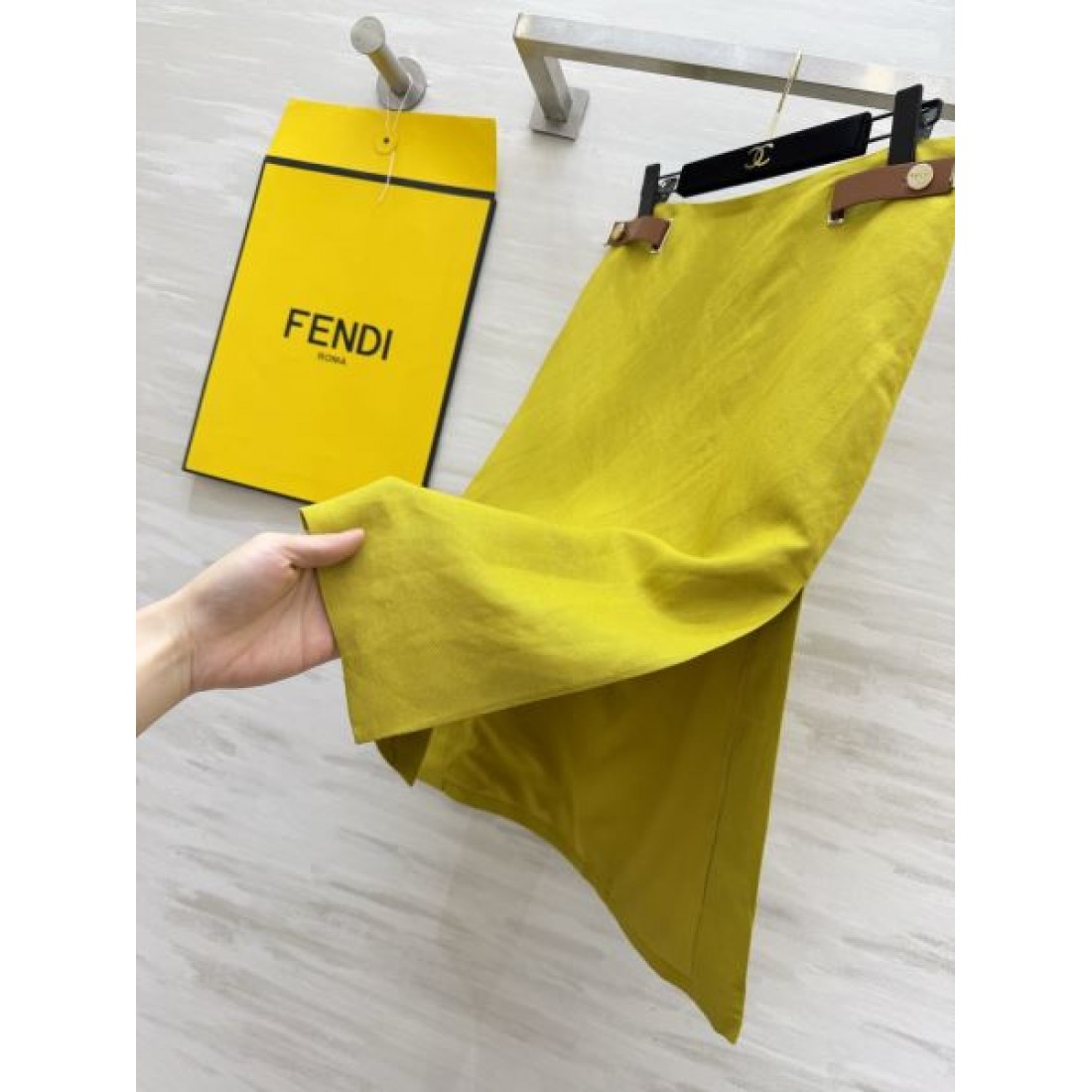 立体織柄 ハイウエスト FENDI フェンディ コピー ミディスカート エレガントシルエット