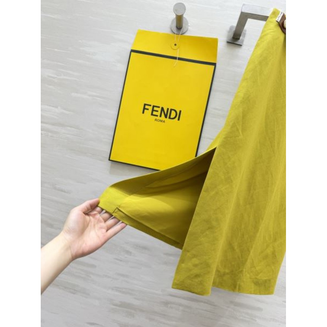 立体織柄 ハイウエスト FENDI フェンディ コピー ミディスカート エレガントシルエット