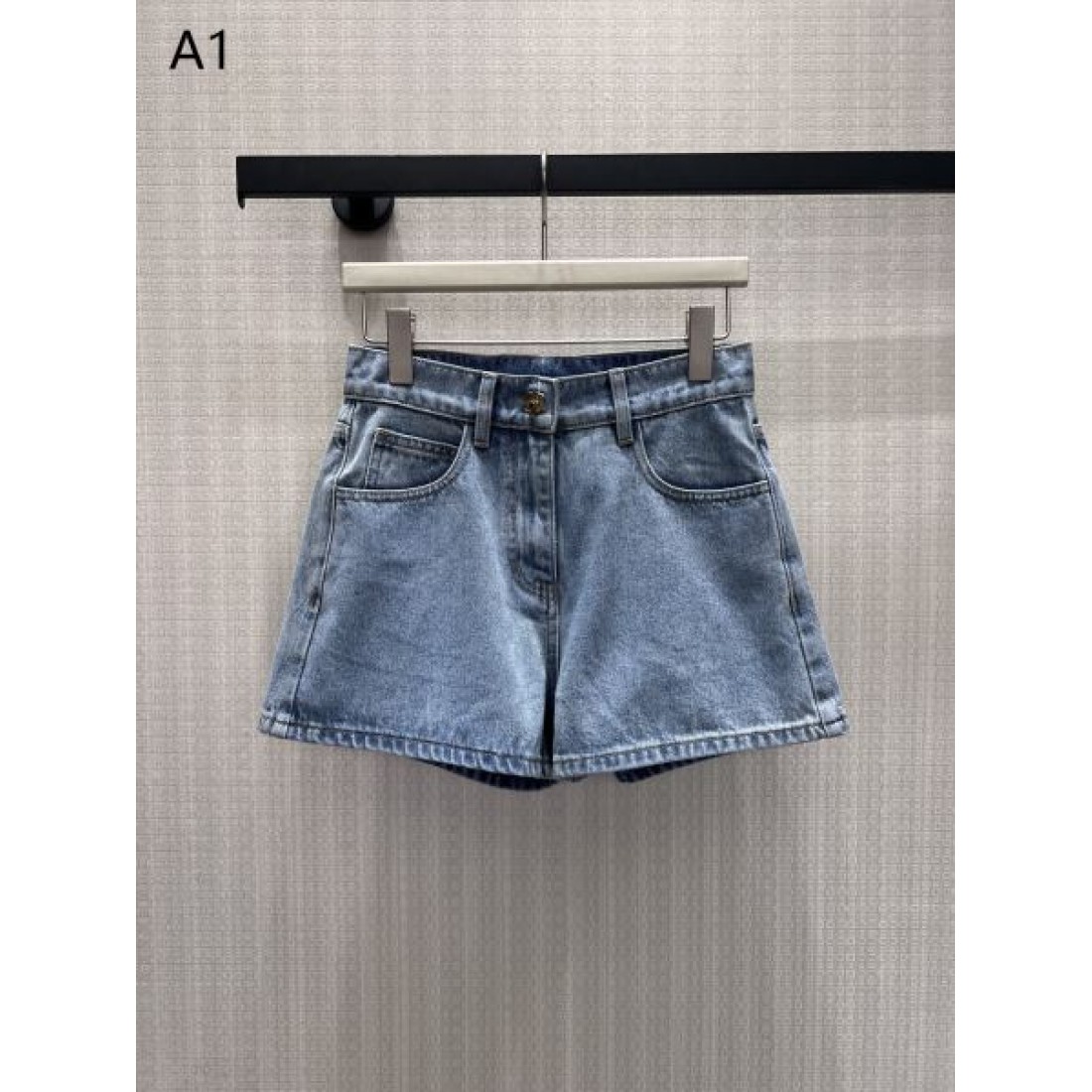 ミルキーホワイト クリーンシルエット CHANEL シャネル コピー レディース ショートパンツ 軽やかスタイル