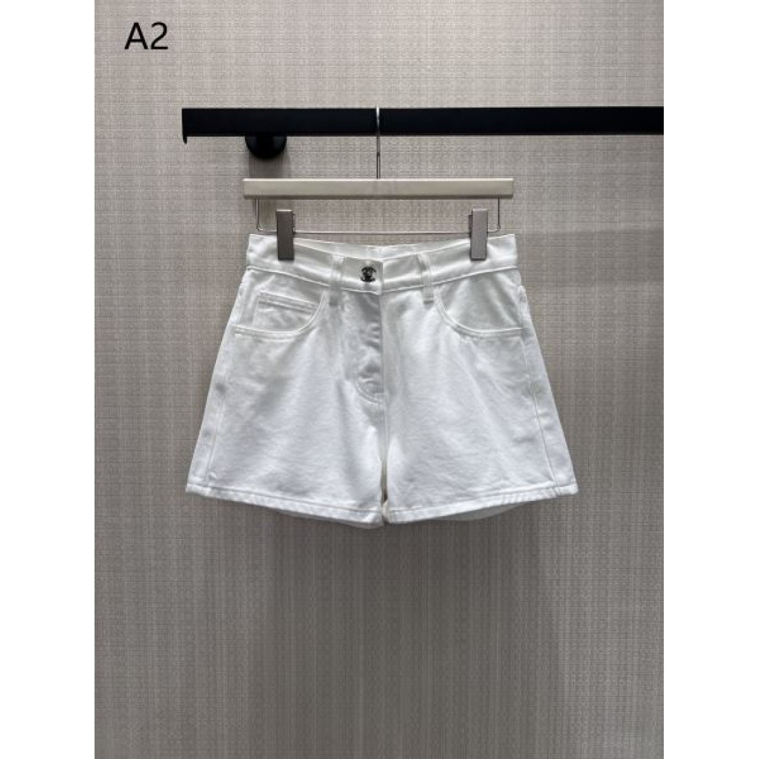 ミルキーホワイト クリーンシルエット CHANEL シャネル コピー レディース ショートパンツ 軽やかスタイル