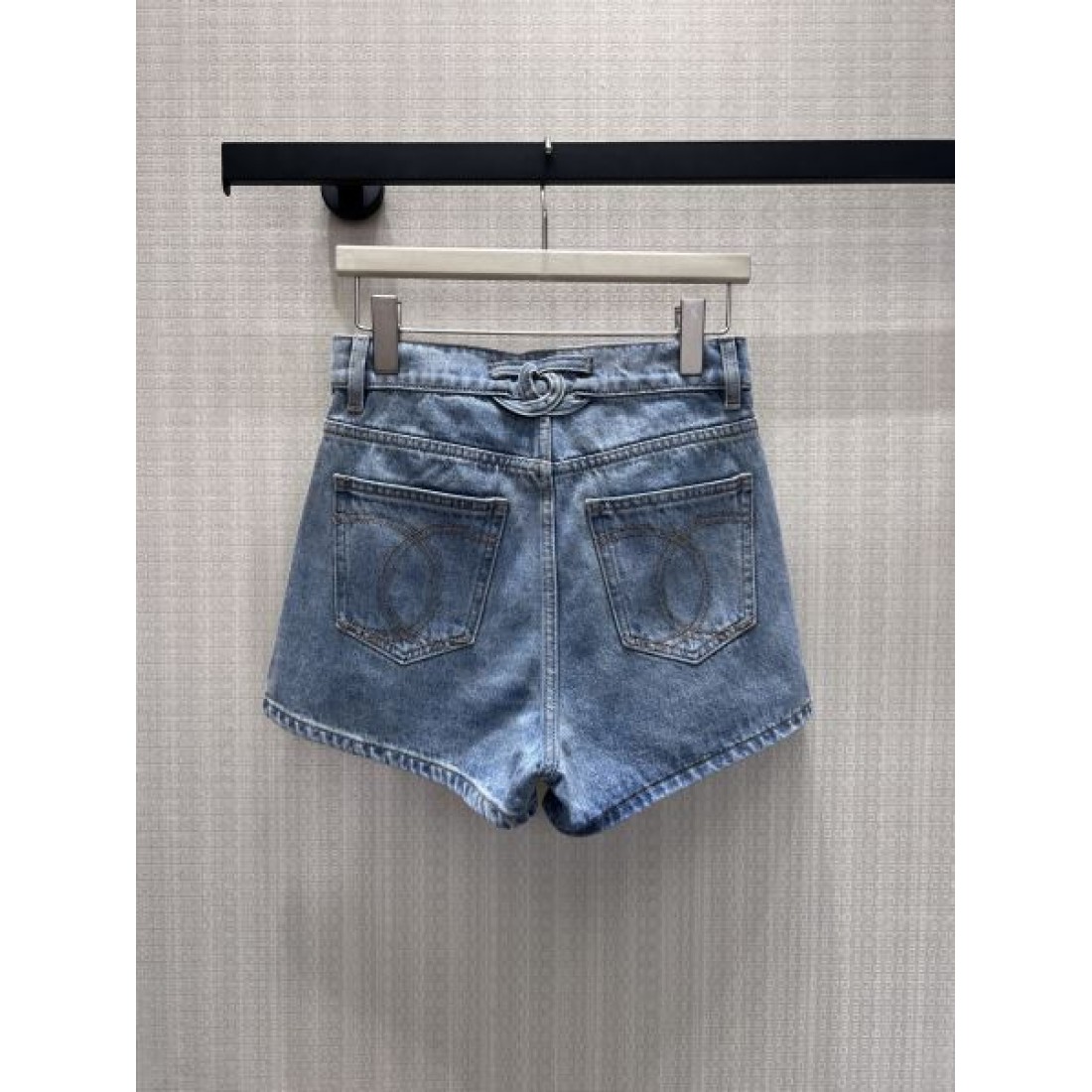 ミルキーホワイト クリーンシルエット CHANEL シャネル コピー レディース ショートパンツ 軽やかスタイル