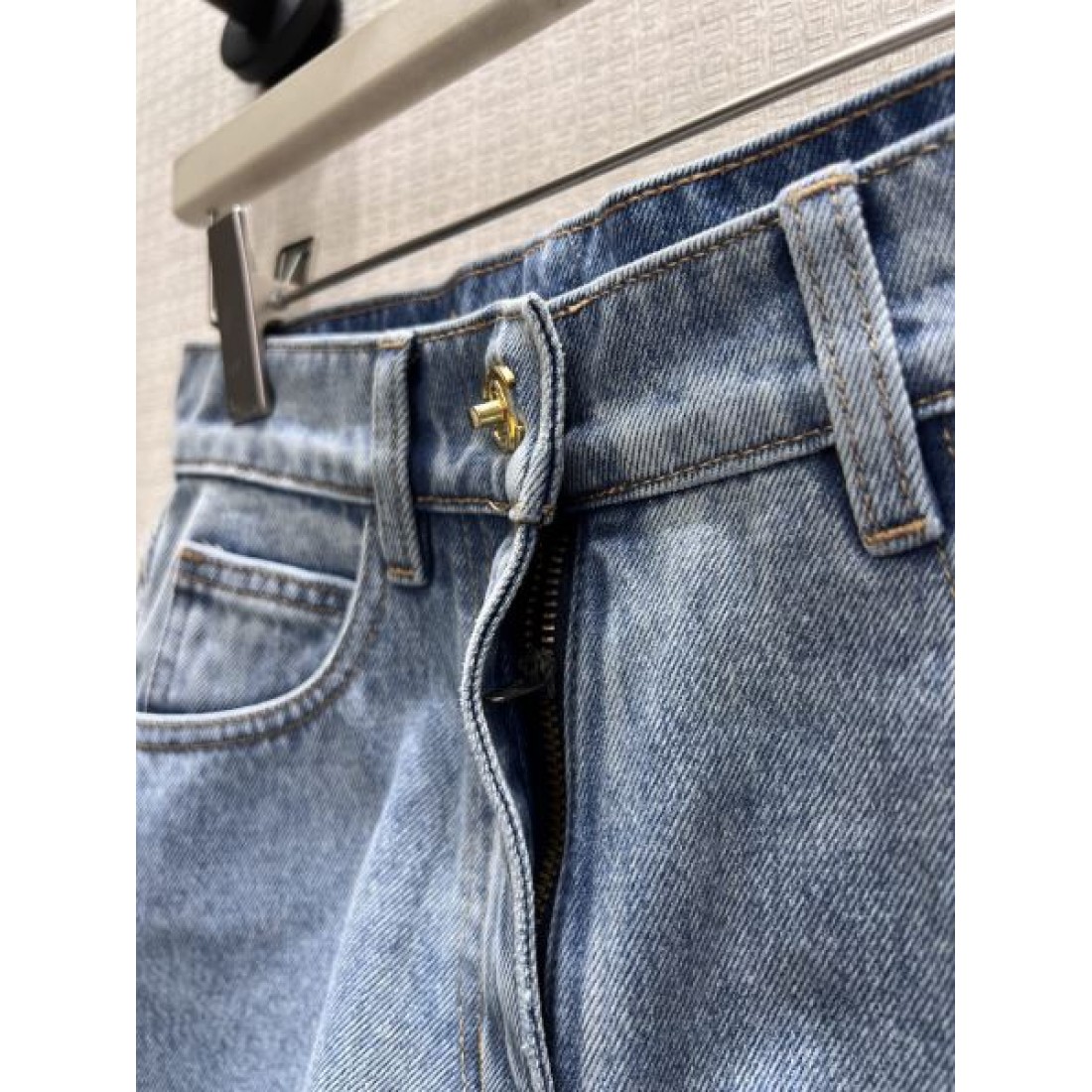 ミルキーホワイト クリーンシルエット CHANEL シャネル コピー レディース ショートパンツ 軽やかスタイル