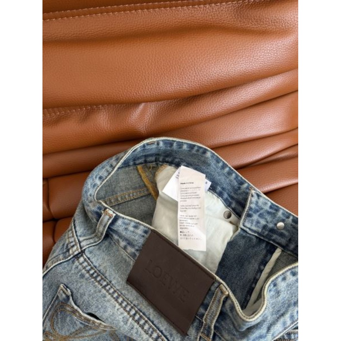 バックポケットグラフィック ゆったりストレート LOUIS VUITTON ルイヴィトン コピー デニムジーンズ こなれカジュアル