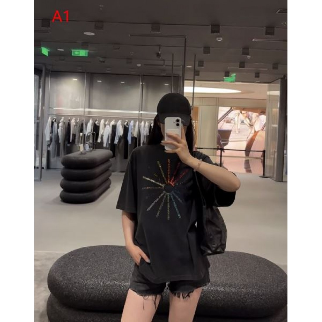 カラーレイが目を引く ALEXANDER WANG アレキサンダーワン コピー ビッグTシャツ アイボリー系 アートプリント ルーズフィット