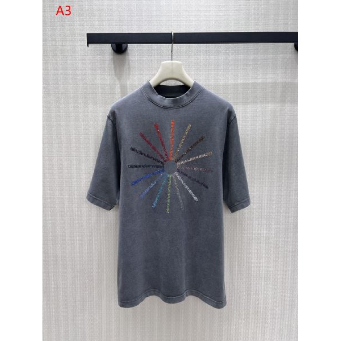 カラーレイが目を引く ALEXANDER WANG アレキサンダーワン コピー ビッグTシャツ アイボリー系 アートプリント ルーズフィット