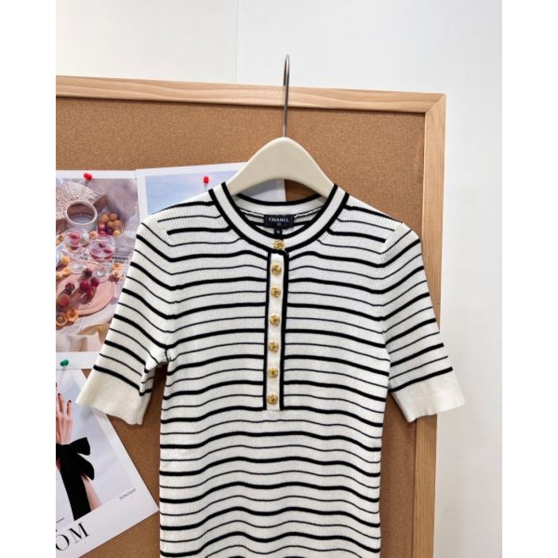 ゴールドジップが映える CHANEL シャネル コピー ボーダーニットポロ 配色カラー コンパクトシルエット