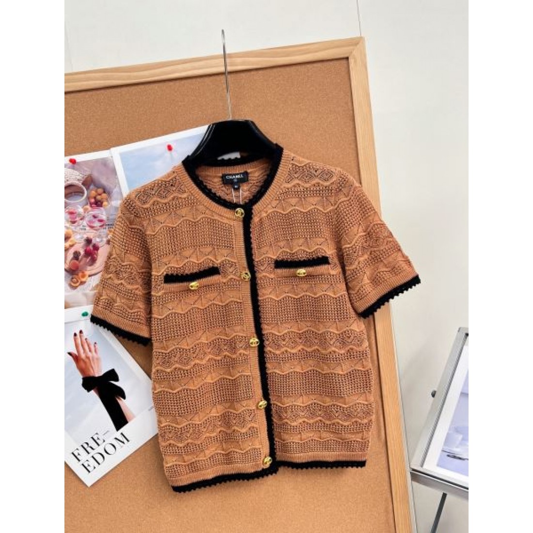 織り柄が映える CHANEL シャネル コピー ショートカーディガン ポケットデザイン レトロエレガント
