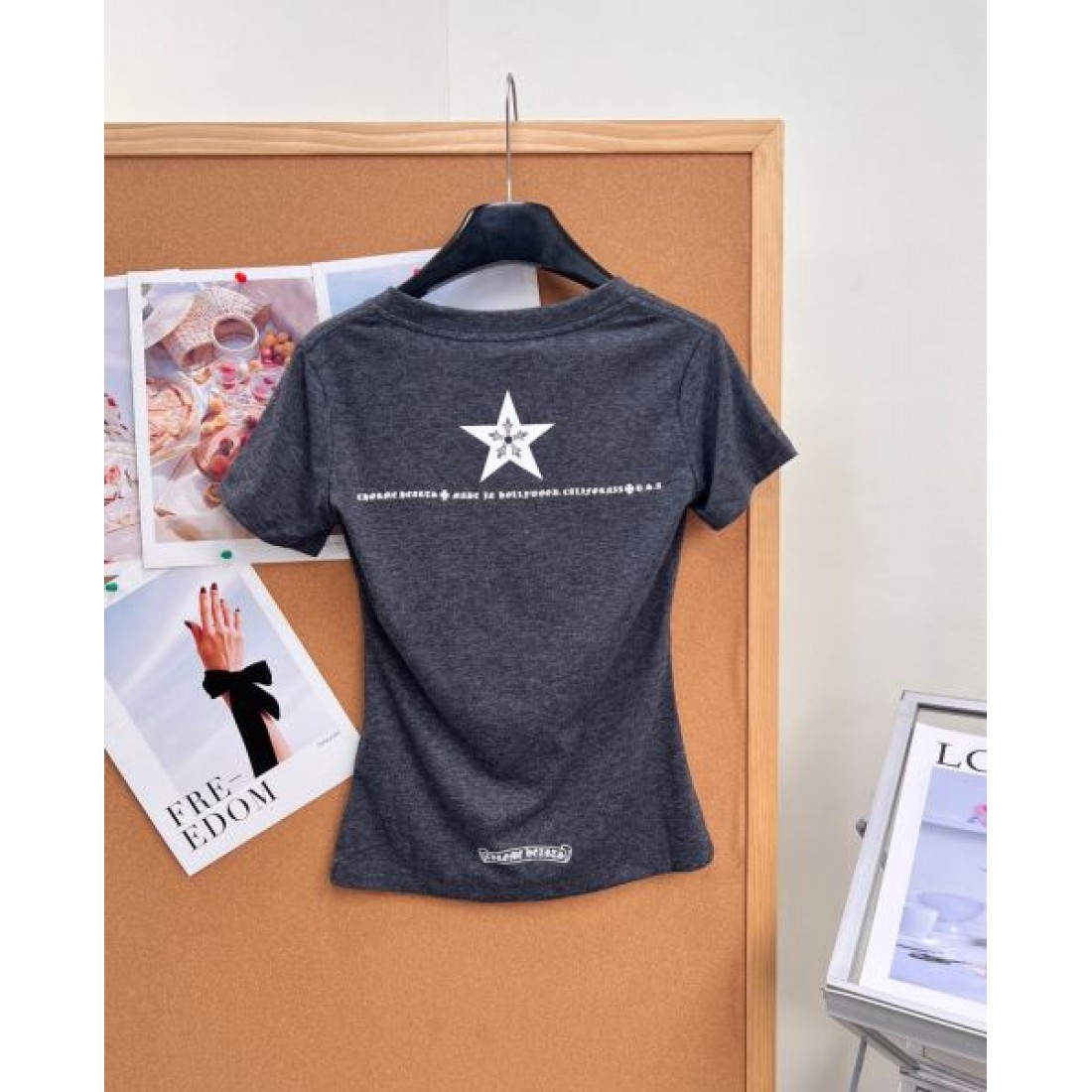 CHROME HEARTS クロムハーツ コピー レディース グラフィックTシャツ クロスモチーフ フィットシルエット デイリーストリート