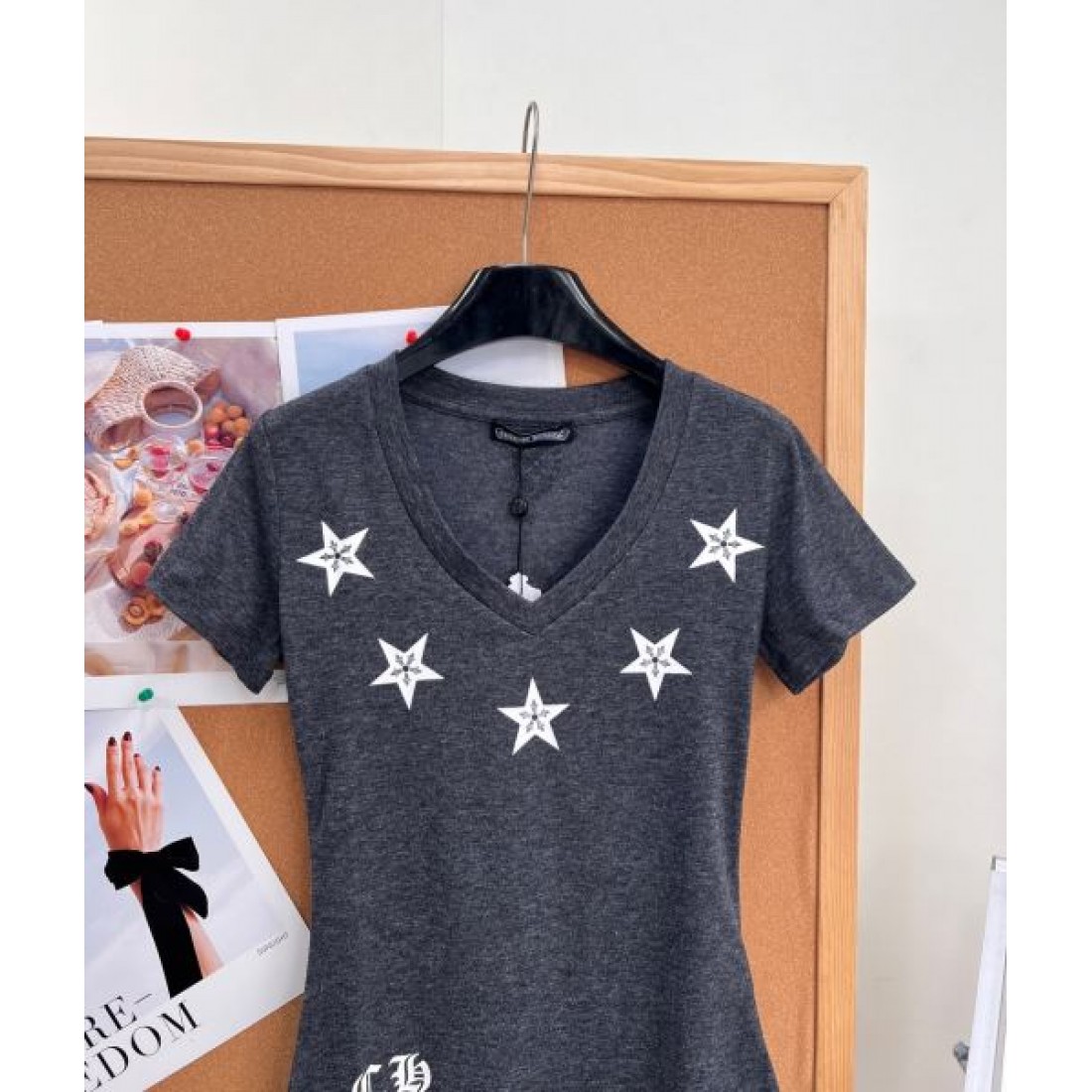CHROME HEARTS クロムハーツ コピー レディース グラフィックTシャツ クロスモチーフ フィットシルエット デイリーストリート