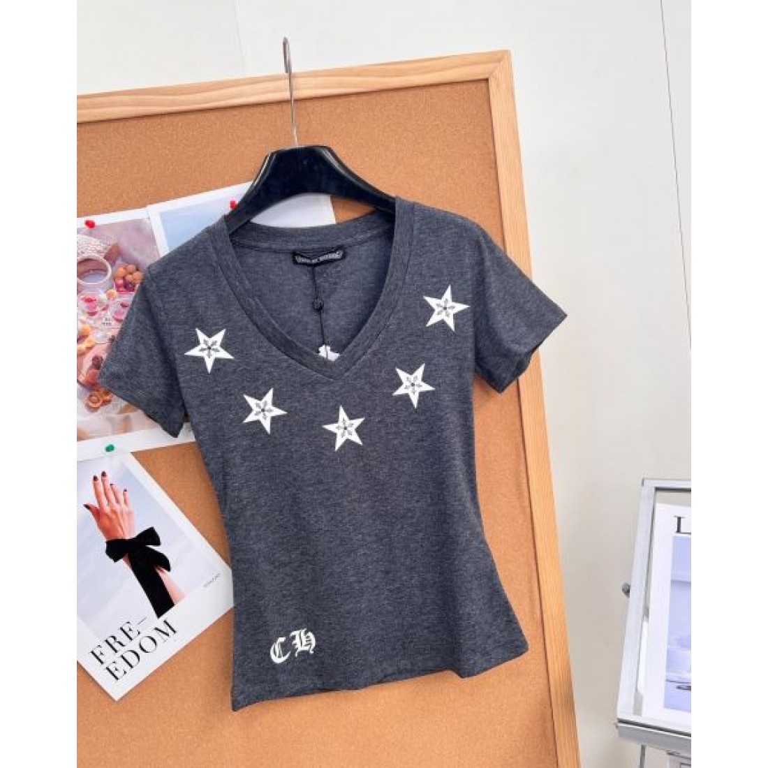 CHROME HEARTS クロムハーツ コピー レディース グラフィックTシャツ クロスモチーフ フィットシルエット デイリーストリート