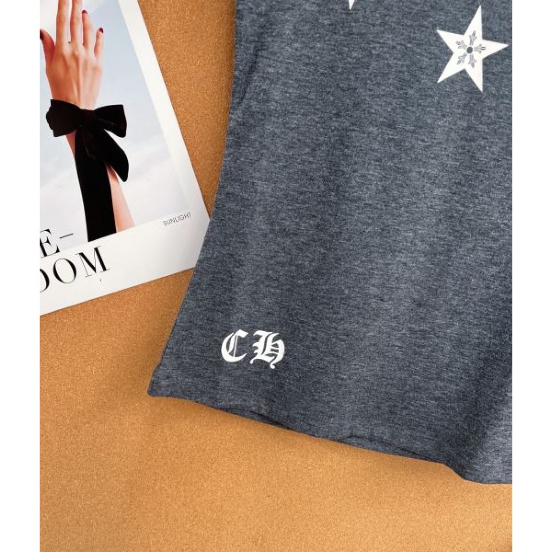 CHROME HEARTS クロムハーツ コピー レディース グラフィックTシャツ クロスモチーフ フィットシルエット デイリーストリート