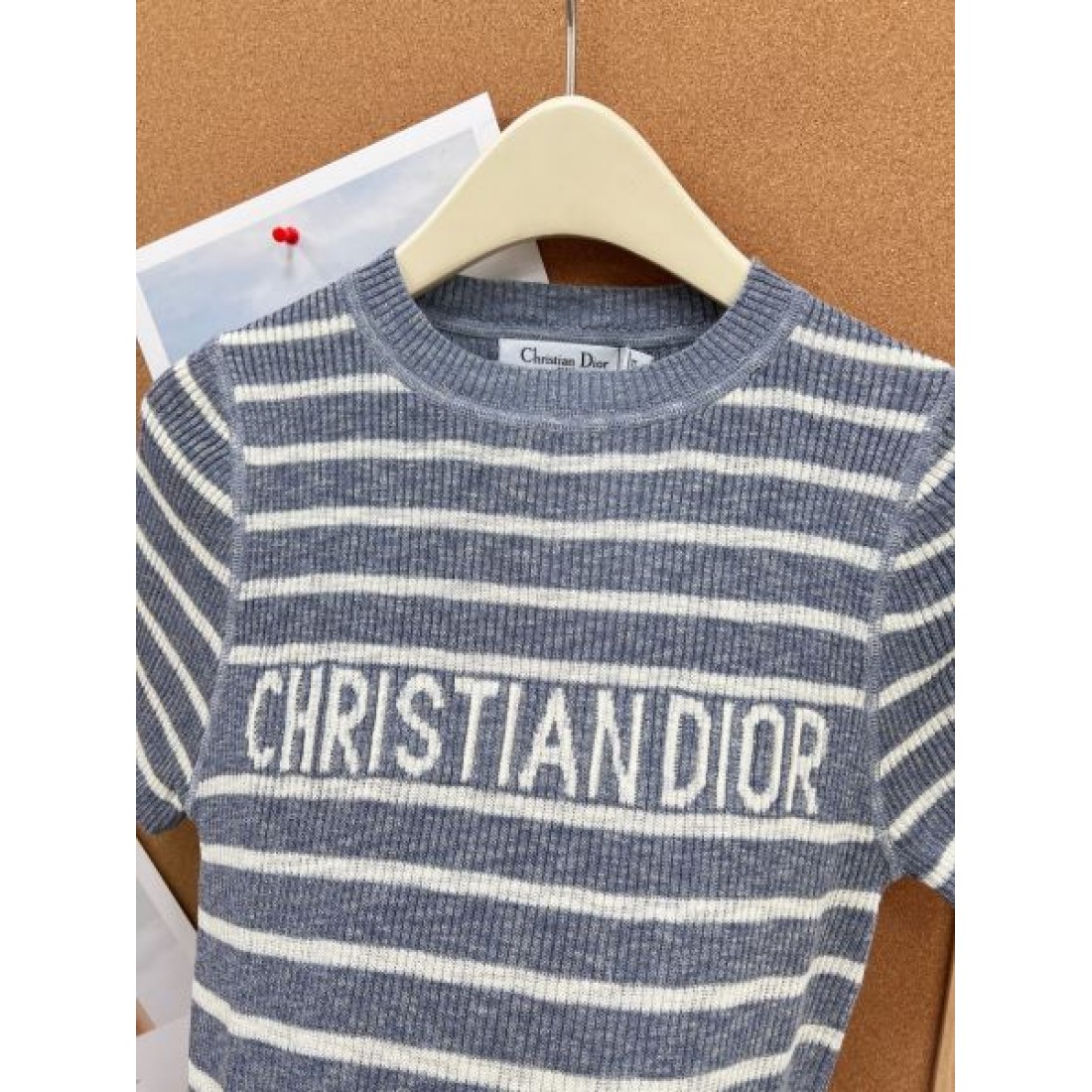 DIOR ディオール コピー レディース 半袖ニットトップス ブルーグレーボーダー センターレタリング クルーネック