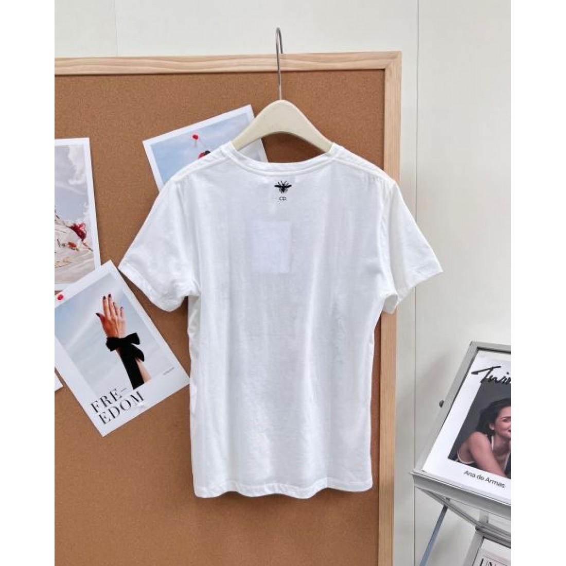 幸運モチーフが映える DIOR ディオール コピー グラフィックTシャツ フラワー＆ハート アートコラージュ