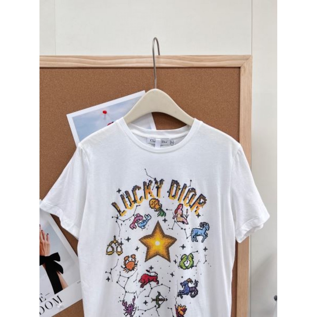 幸運モチーフが映える DIOR ディオール コピー グラフィックTシャツ フラワー＆ハート アートコラージュ