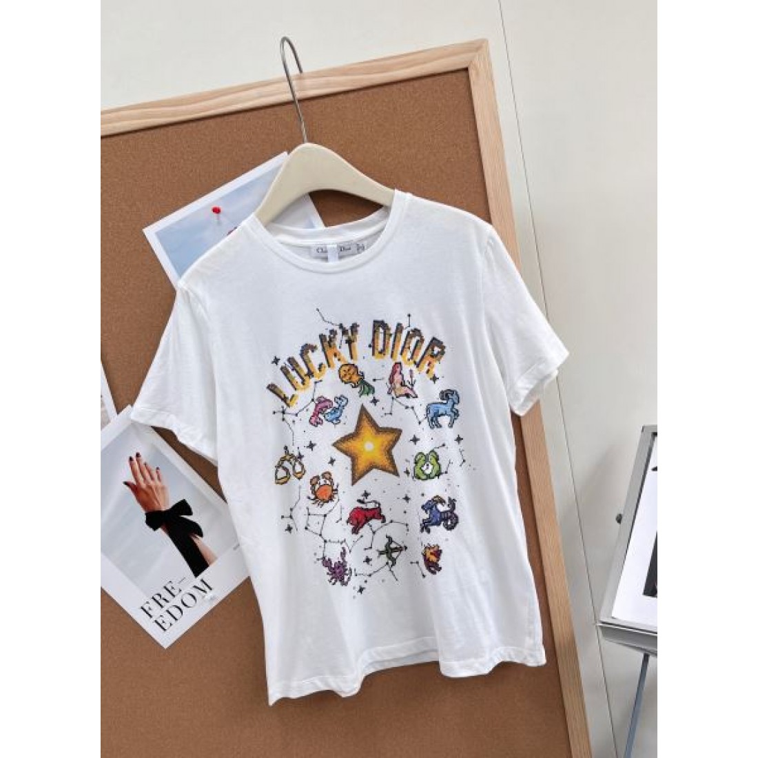 幸運モチーフが映える DIOR ディオール コピー グラフィックTシャツ フラワー＆ハート アートコラージュ