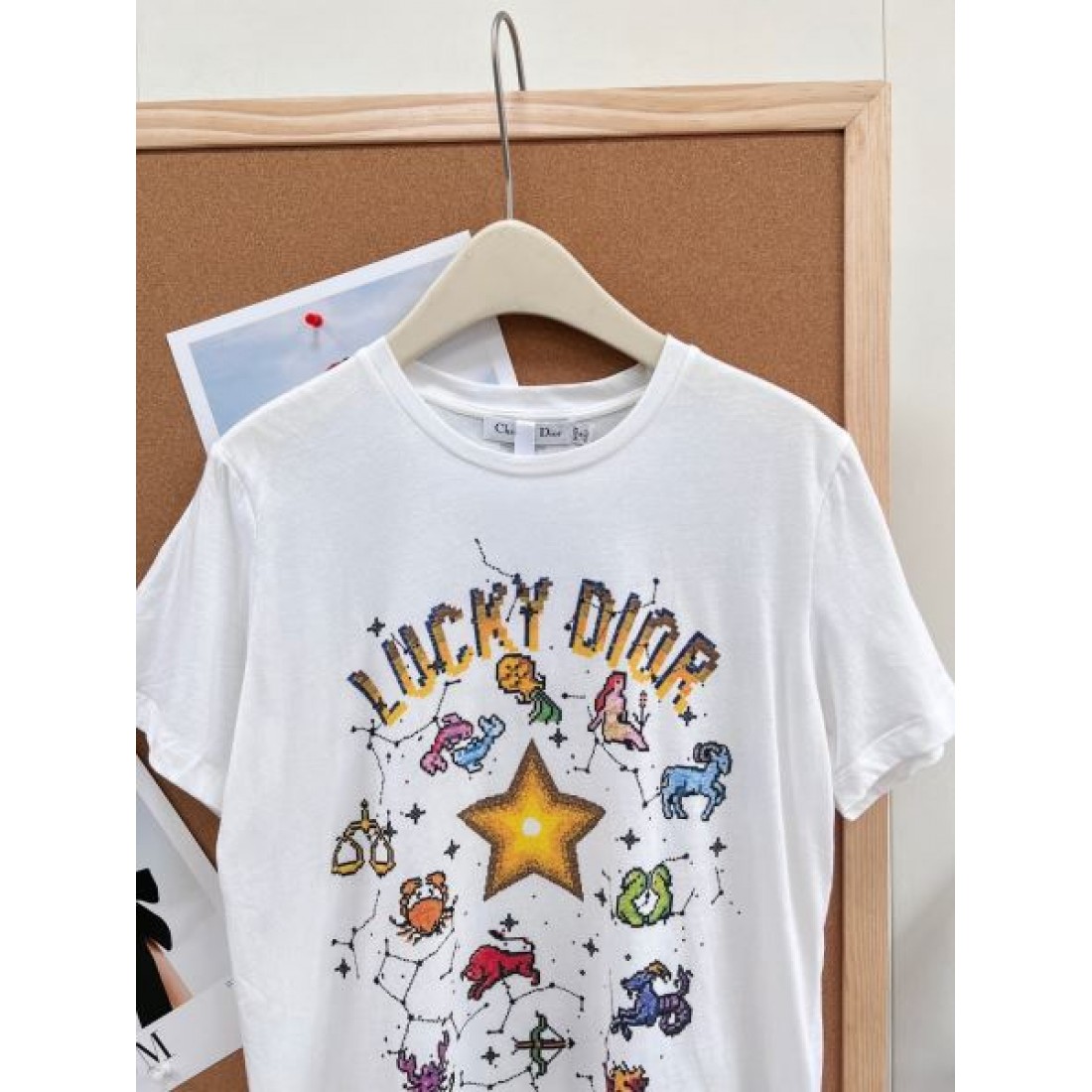 幸運モチーフが映える DIOR ディオール コピー グラフィックTシャツ フラワー＆ハート アートコラージュ