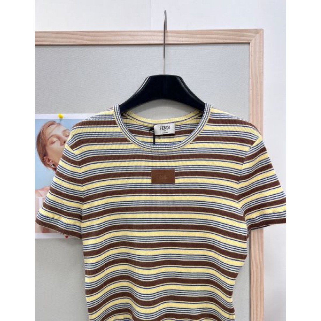 知的オフィススタイル FENDI フェンディ コピー ボーダーポロ 配色ストライプ コンパクトシルエット