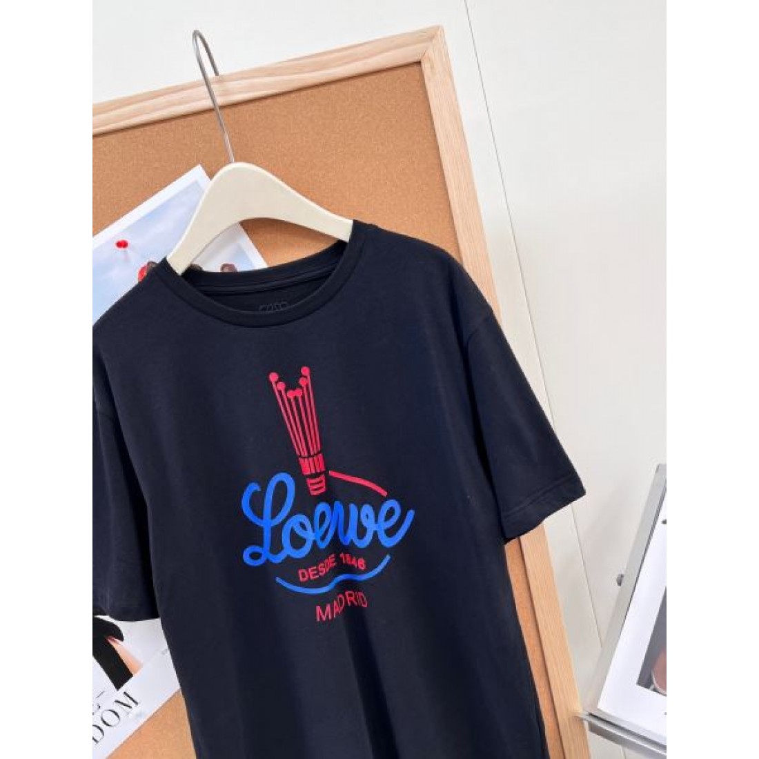 遊び心ある LOEWE ロエベ コピー グラフィックTシャツ バニーラインアート ロゴレタリング