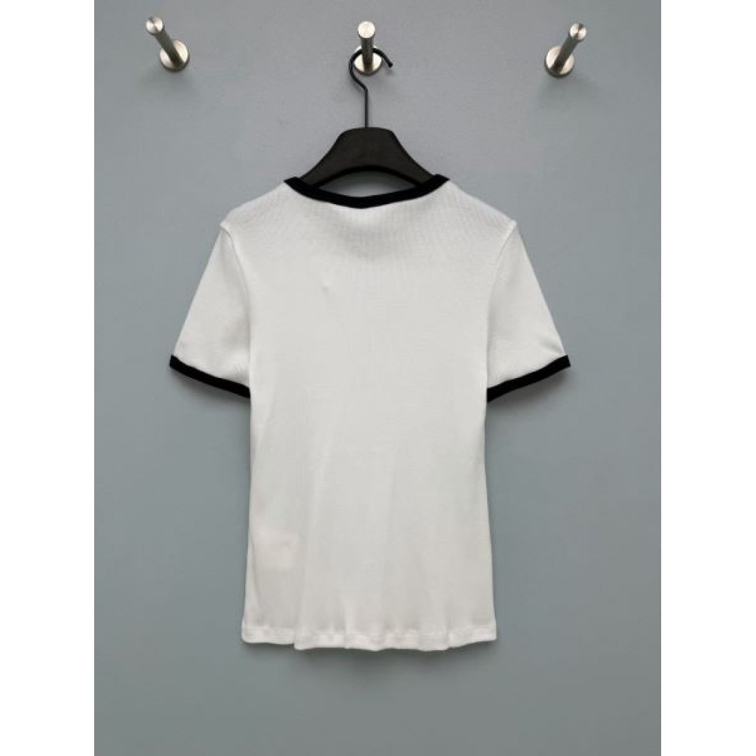 上品見え PRADA プラダ コピー クルーネックニットTシャツ 細リブ仕立て コントラストライン 美シルエット