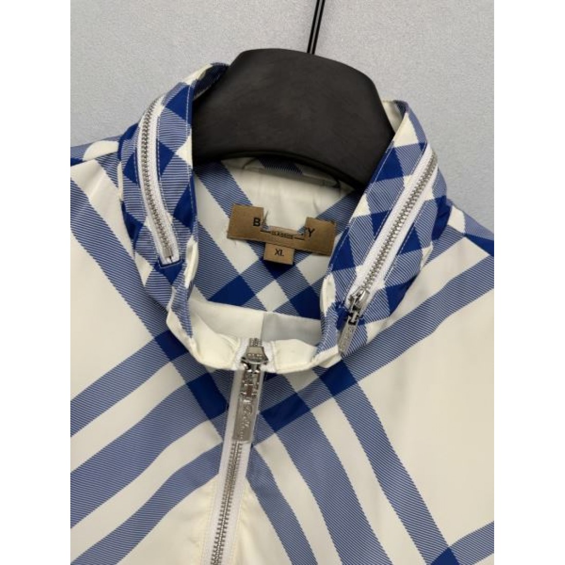 旬顔 BURBERRY バーバリー コピー チェックジャケット 配色ライン ジップアップ 軽快カジュアル