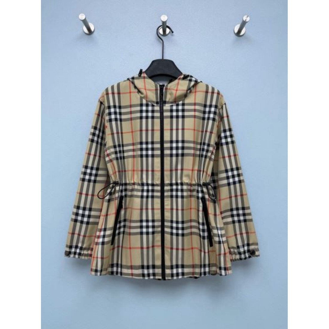質感際立つ BURBERRY バーバリー コピー...