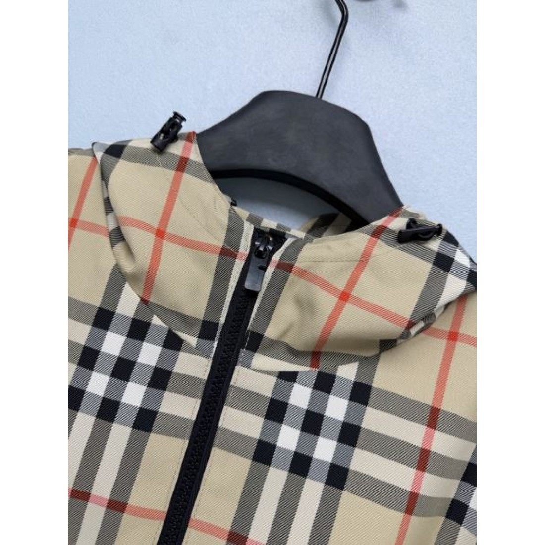質感際立つ BURBERRY バーバリー コピー チェックブルゾン すっきりシルエット 都会派カジュアル