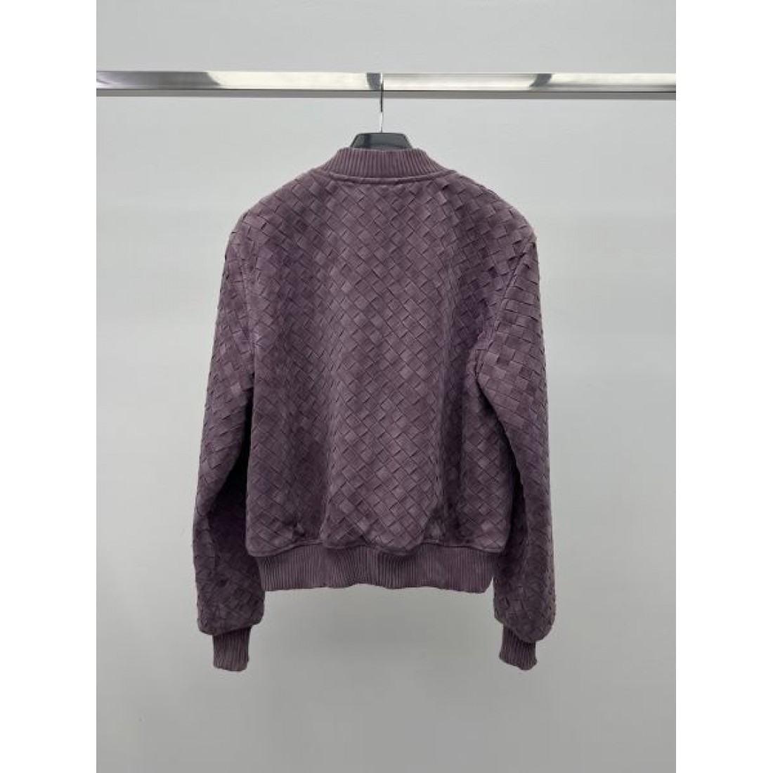 素材感際立つ BOTTEGA VENETA ボッテガ・ヴェネタ コピー ブルゾン 繊細な表情 リブ仕立て 大人モード