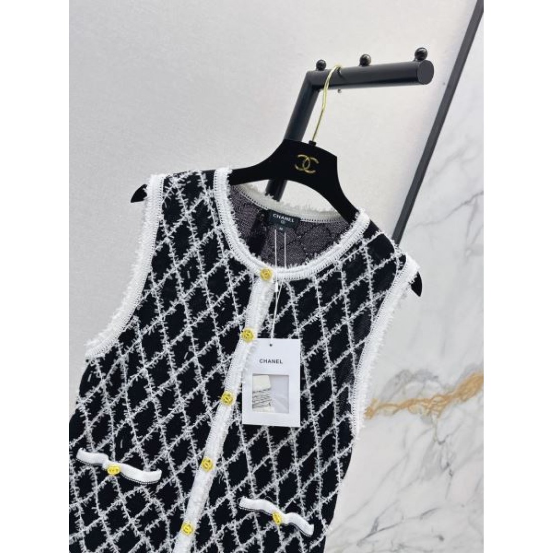 仕立て映え CHANEL シャネル コピー ニットベスト 配色トリム ダイヤモチーフ コンパクトフォルム