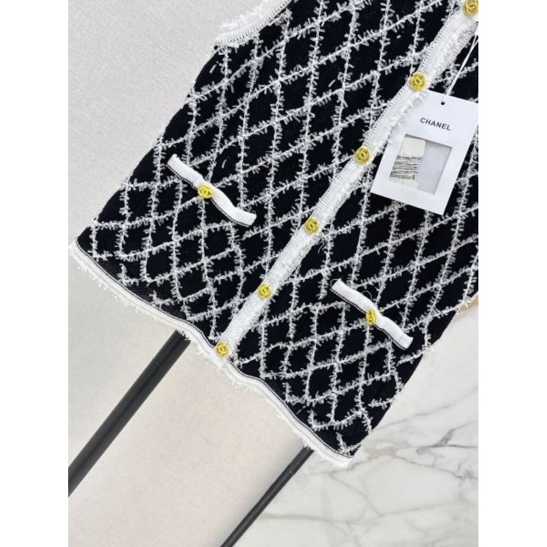 仕立て映え CHANEL シャネル コピー ニットベスト 配色トリム ダイヤモチーフ コンパクトフォルム