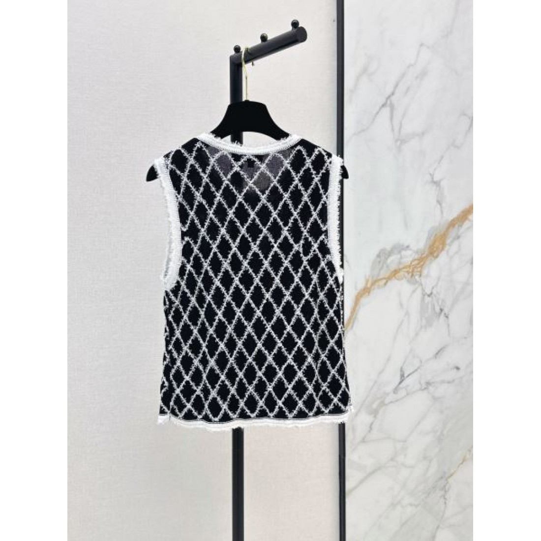 仕立て映え CHANEL シャネル コピー ニットベスト 配色トリム ダイヤモチーフ コンパクトフォルム