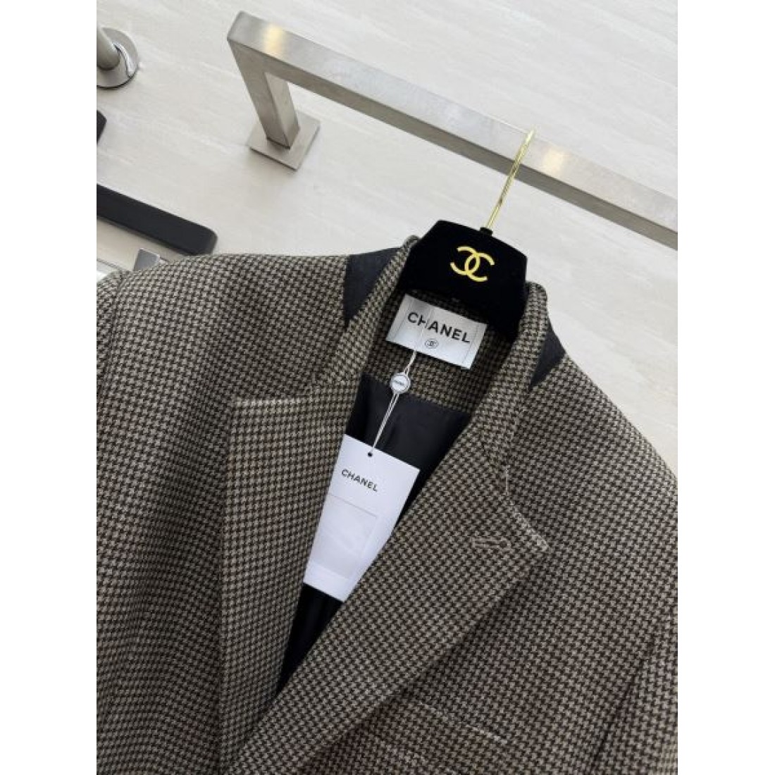 織り感を楽しむ CHANEL シャネル コピー ショートジャケット ワンボタン コンパクトテーラリング