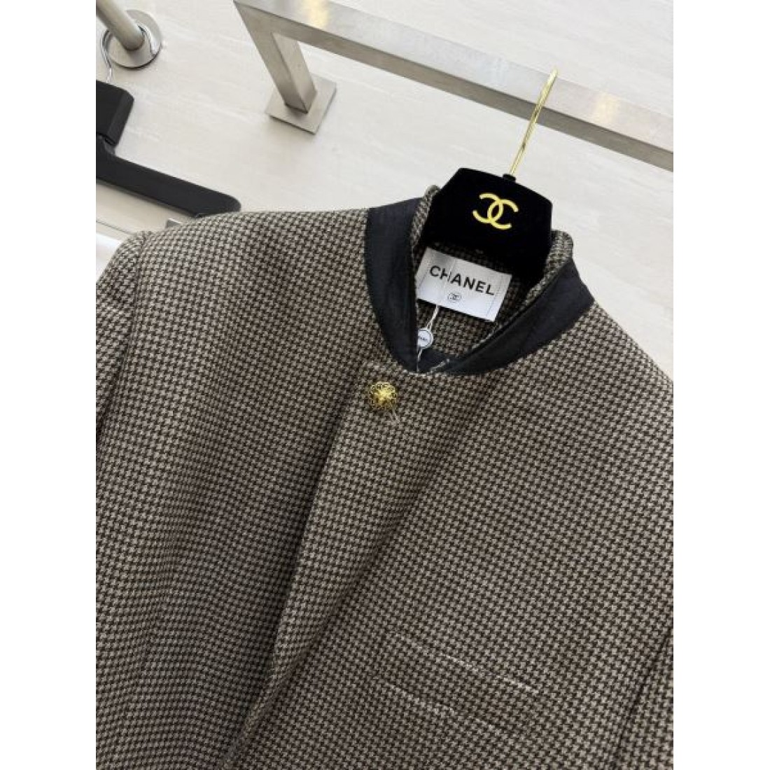 織り感を楽しむ CHANEL シャネル コピー ショートジャケット ワンボタン コンパクトテーラリング