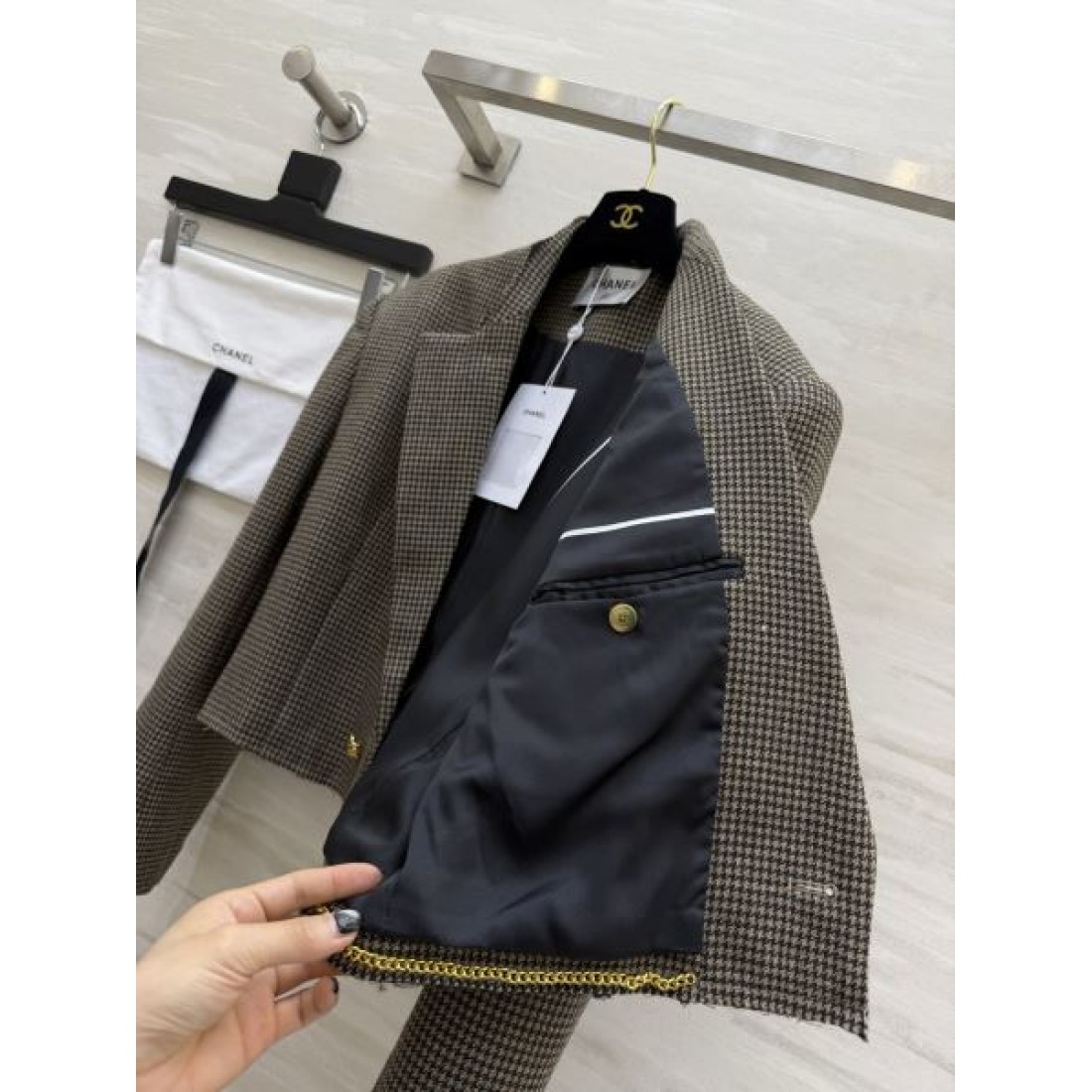 織り感を楽しむ CHANEL シャネル コピー ショートジャケット ワンボタン コンパクトテーラリング