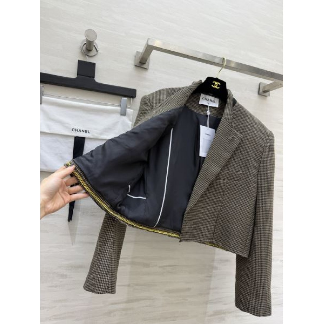 織り感を楽しむ CHANEL シャネル コピー ショートジャケット ワンボタン コンパクトテーラリング