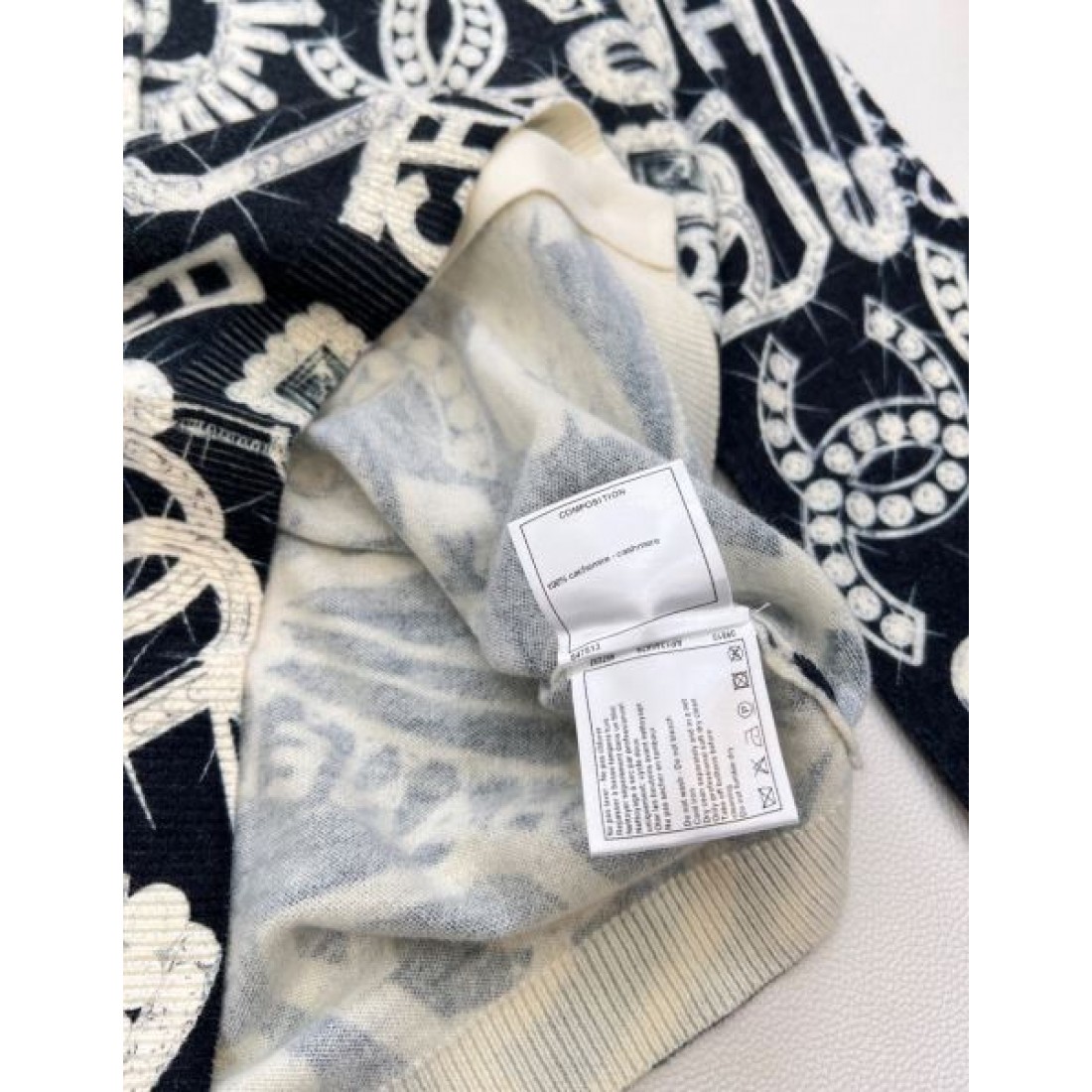 アートコラージュ CHANEL シャネル コピー 長袖セーター レタリング＆シンボル柄 モードニット