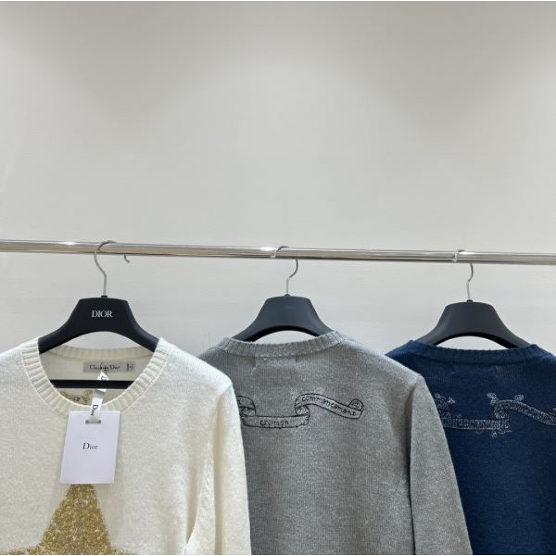 スター意匠が主役 DIOR ディオール コピー 長袖セーター ジュエル調ディテール ゆるやかシルエット