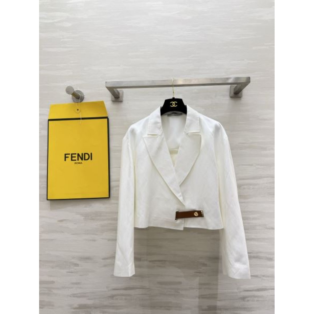 ウエストマークが映える FENDI フェンディ ...