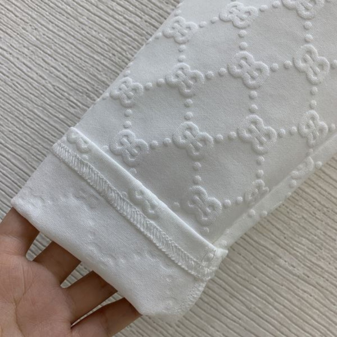 人気上昇 CHANEL コピー レディース 上下セット アイコニック柄 ウエストアクセント 着回し力