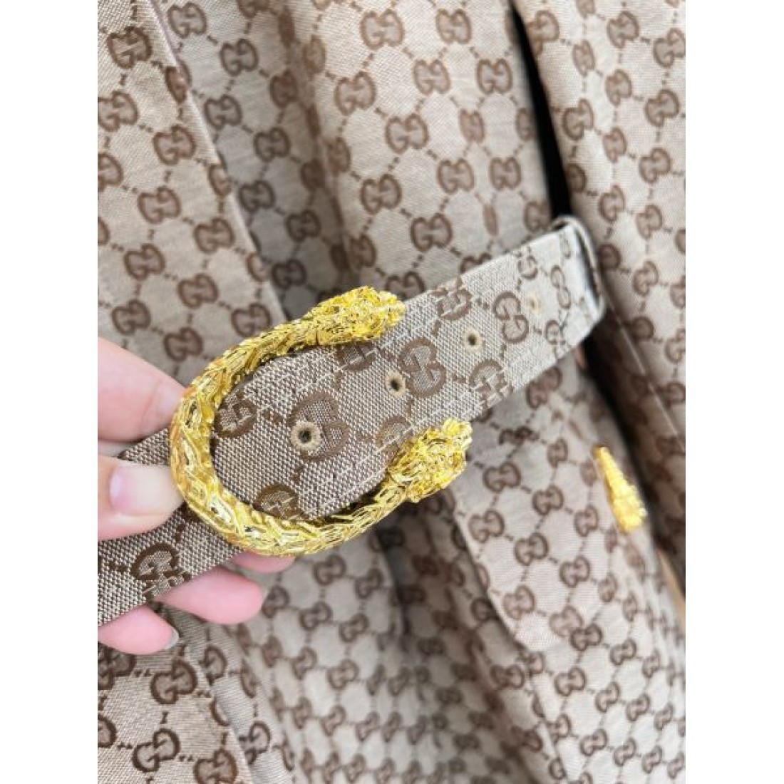 人気上昇 GUCCI コピー レディース ショートコート 総柄デザイン フレアライン 着映えスタイル