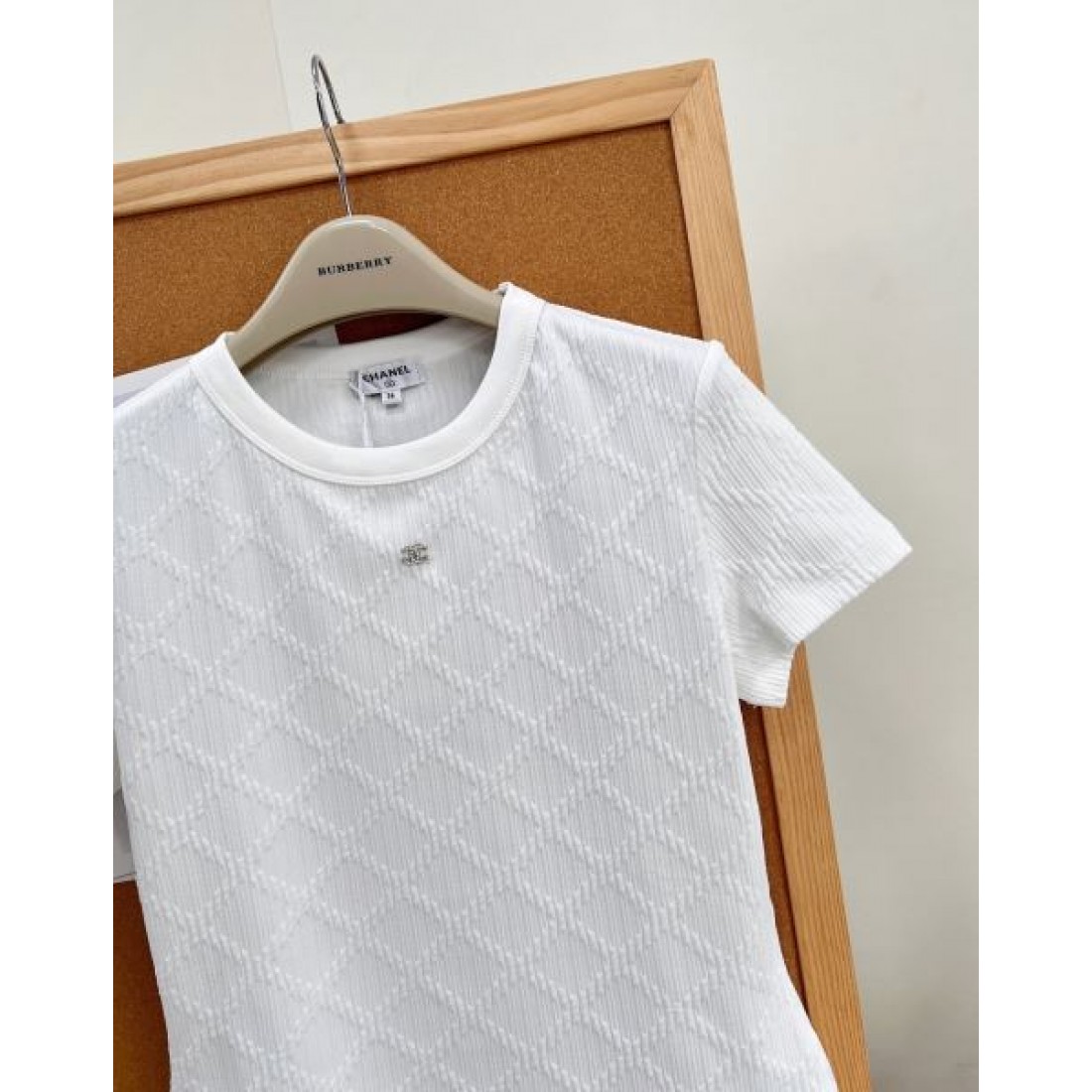 ダイヤ柄 立体テクスチャー クルーネック CHANEL シャネル コピー 半袖Tシャツ フレンチミニマル