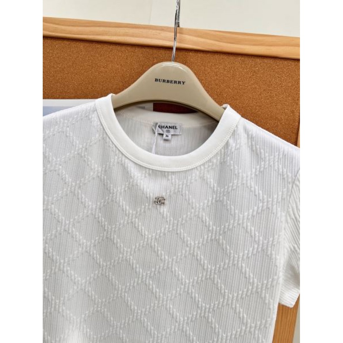 ダイヤ柄 立体テクスチャー クルーネック CHANEL シャネル コピー 半袖Tシャツ フレンチミニマル